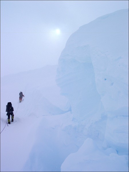 Bílá mlha v ledopádu