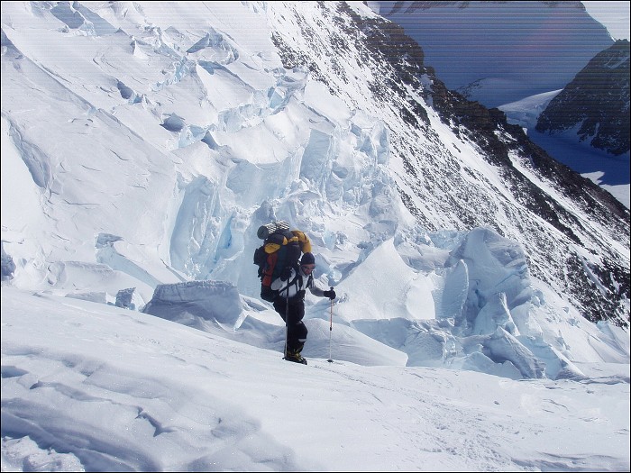 Ledopád na svazích Mt. Vinson        